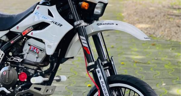 KAWASAKI D-TRACKER 2012