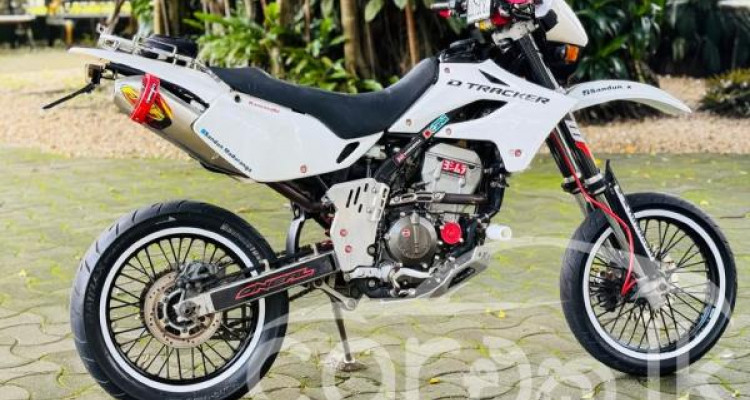 KAWASAKI D-TRACKER 2012