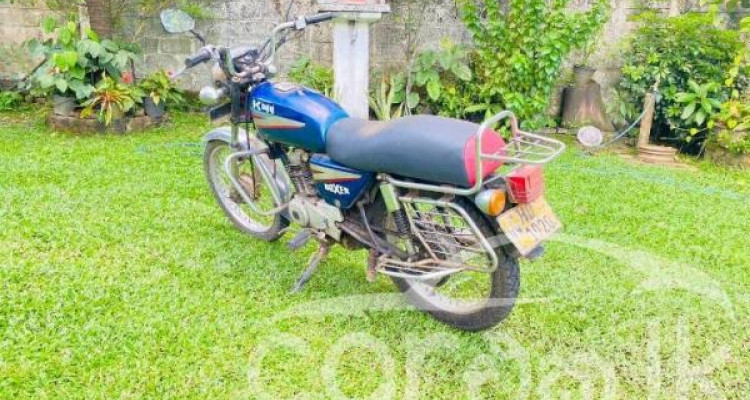 BAJAJ BOXER 2003