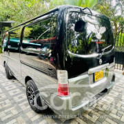 NISSAN CARAVAN E25 2002