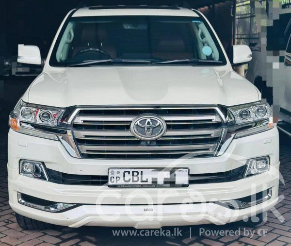 TOYOTA LAND CRUISER V8 2017