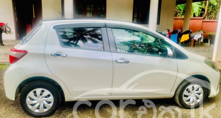 TOYOTA VITZ 2018