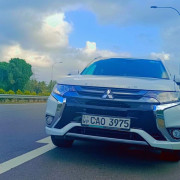 MITSUBISHI OUTLANDER 2015