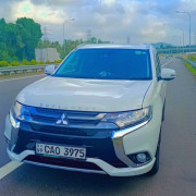 MITSUBISHI OUTLANDER 2015