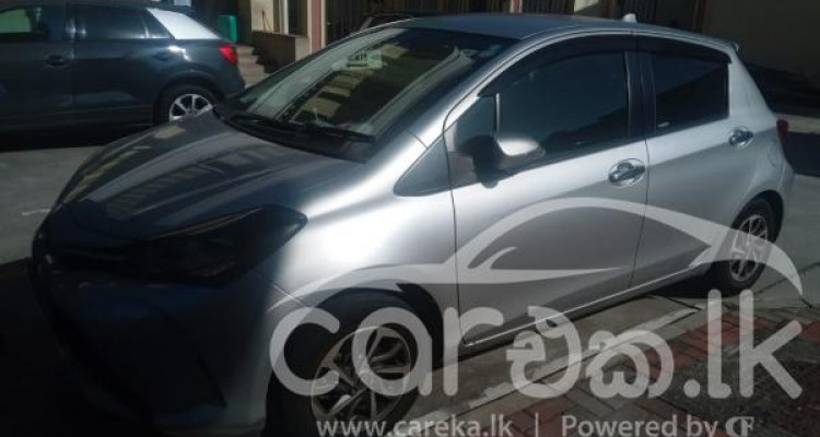 TOYOTA VITZ 2016