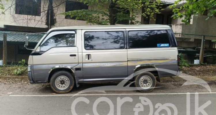 NISSAN CARAVAN 1995