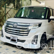 TOYOTA ROOMY 2024