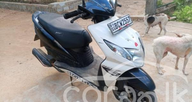 HONDA DIO 2015