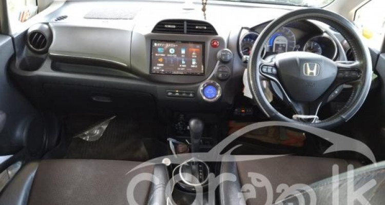 HONDA FIT SHUTTLE 2013