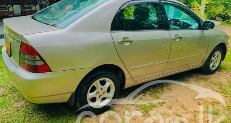 TOYOTA COROLLA 121 2001