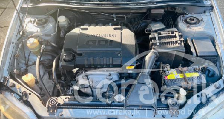 MITSUBISHI LANCER CS2 2001