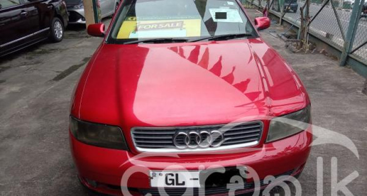 AUDI A4 2001