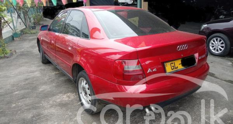 AUDI A4 2001
