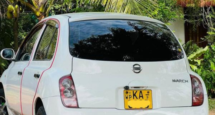 NISSAN MARCH K12 2002