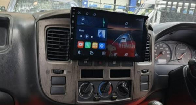 NISSAN CARAVAN E25 2010