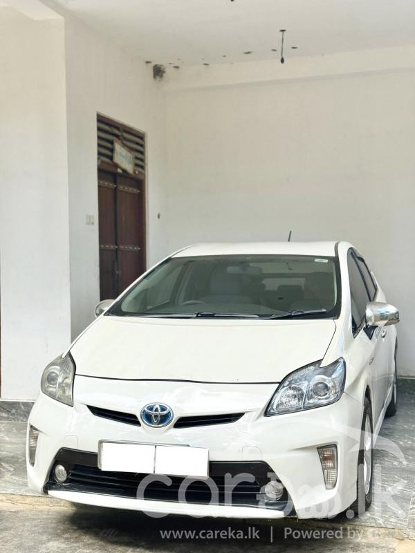 TOYOTA PRIUS 2011