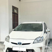 TOYOTA PRIUS 2011