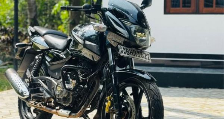 BAJAJ PULSAR 150 2018