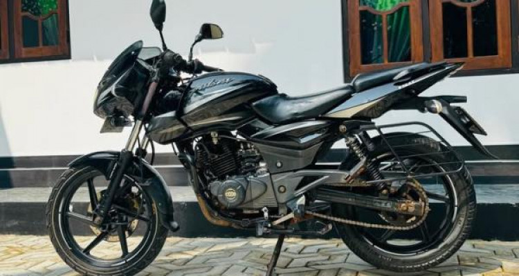 BAJAJ PULSAR 150 2018