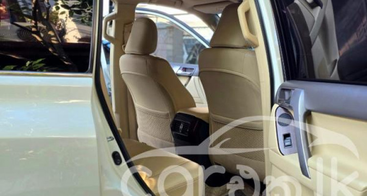 TOYOTA LAND CRUISER PRADO 150 2015