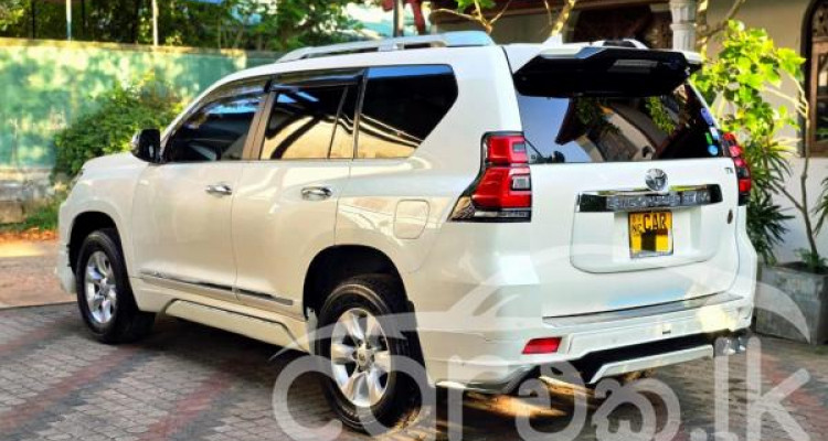 TOYOTA LAND CRUISER PRADO 150 2015