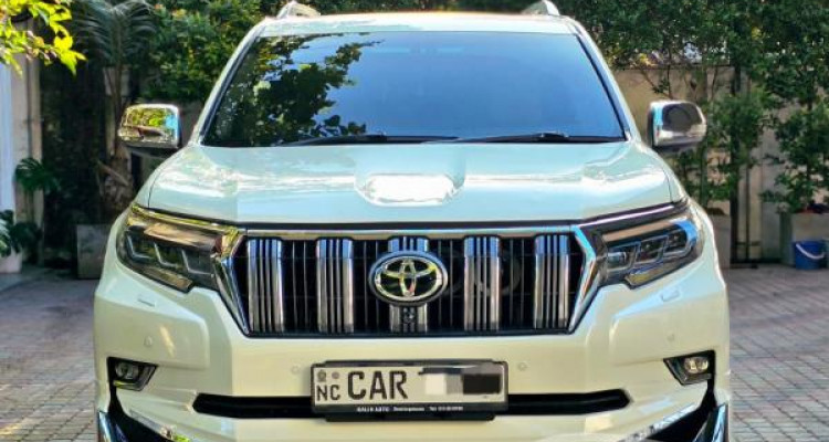 TOYOTA LAND CRUISER PRADO 150 2015