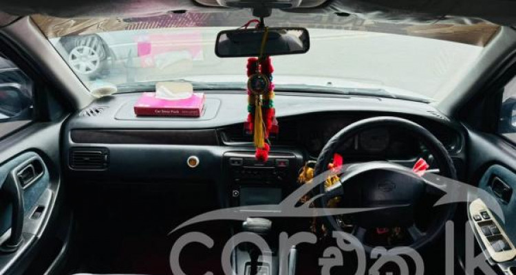 NISSAN BLUEBIRD 1996