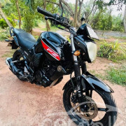 YAMAHA FZ 2015