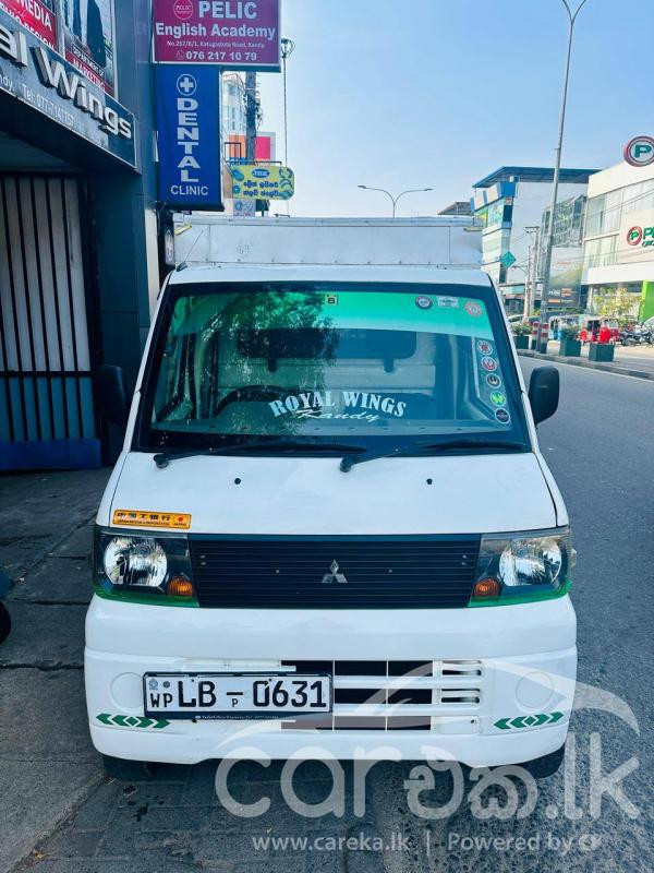 MITSUBISHI MINI TRUCK 2002