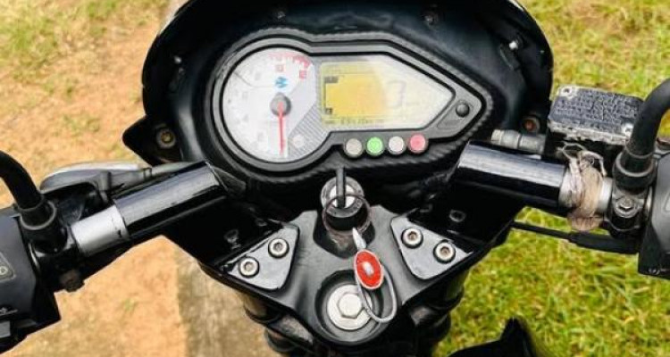 BAJAJ PULSAR 150 2018