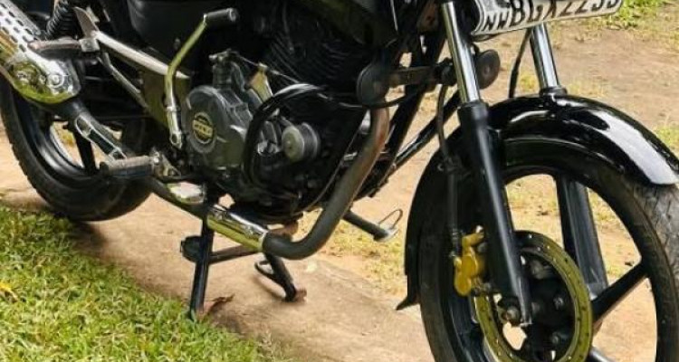 BAJAJ PULSAR 150 2018