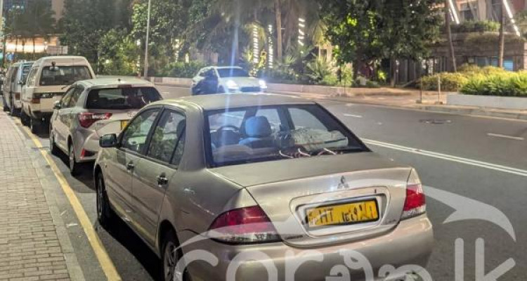 MITSUBISHI LANCER GLX 2003