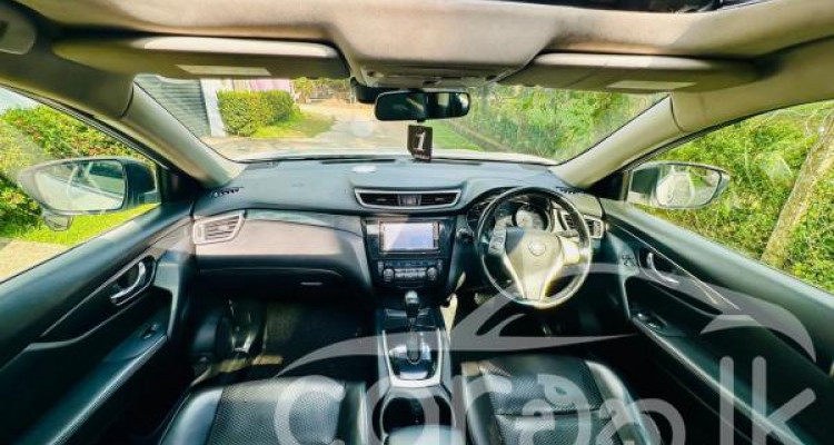 NISSAN X TRAIL 2015