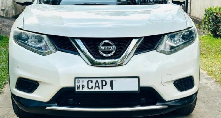 NISSAN X TRAIL 2015