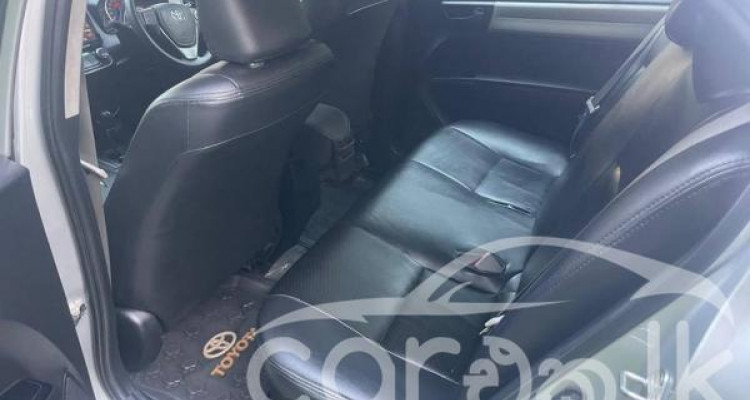 TOYOTA COROLLA AXIO 2015