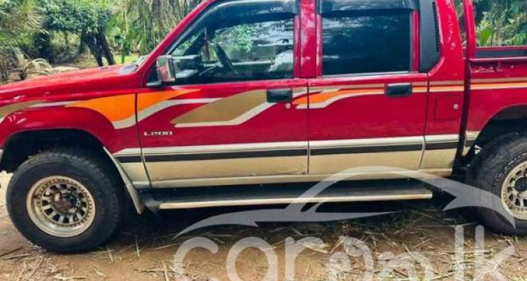 MITSUBISHI L200 1988