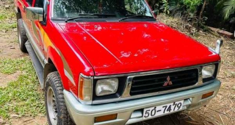 MITSUBISHI L200 1988