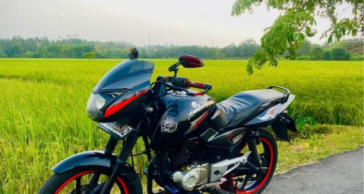 BAJAJ PULSAR 150 2013