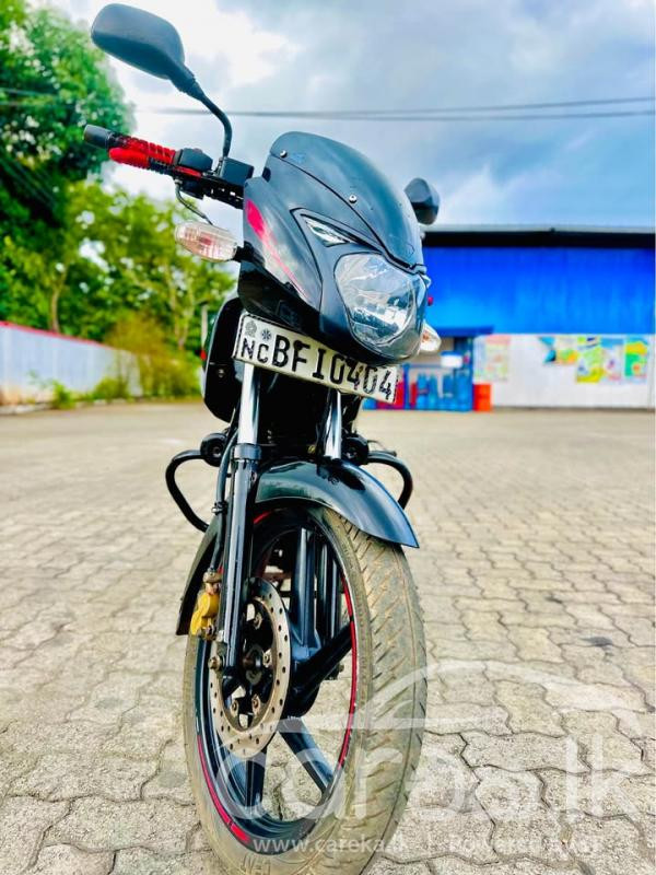 BAJAJ PULSAR 150 2017