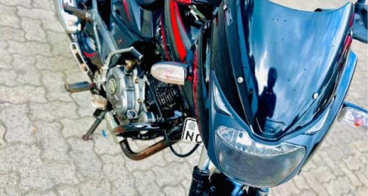 BAJAJ PULSAR 150 2017