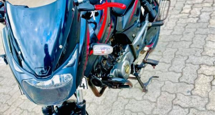 BAJAJ PULSAR 150 2017