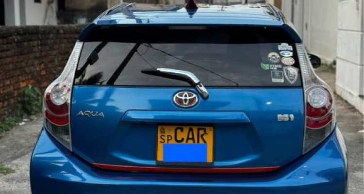 TOYOTA AQUA 2014