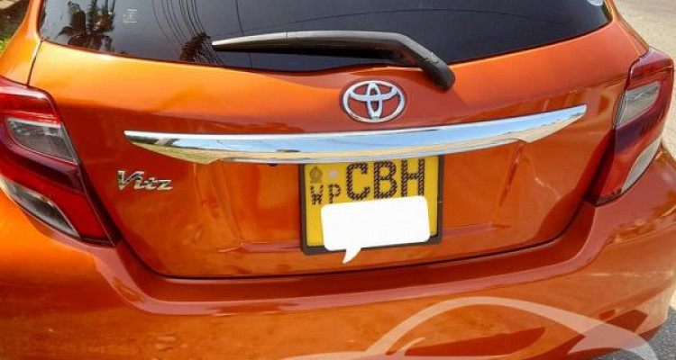 TOYOTA VITZ 2016