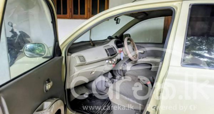 NISSAN MARCH AK12 2002