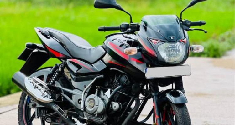 BAJAJ PULSAR 150 2017