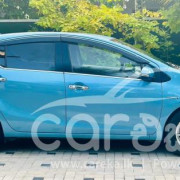 TOYOTA AQUA 2012