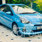 TOYOTA AQUA 2012