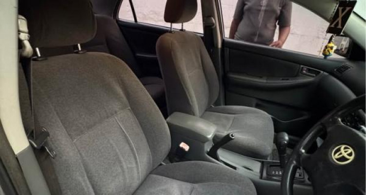 TOYOTA COROLLA 121 2004