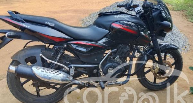 BAJAJ PULSAR 150 2017