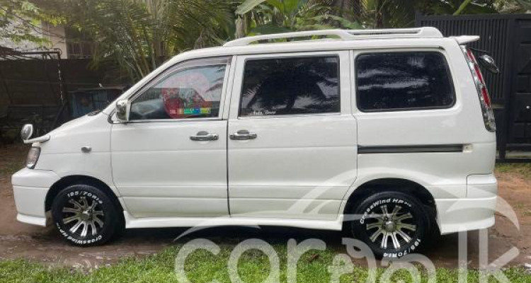 TOYOTA NOAH KR42 1999